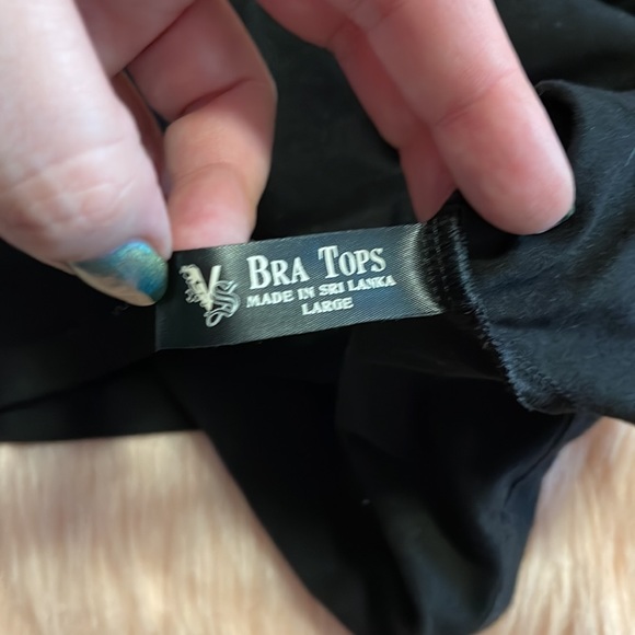 Victoria’s Secret built in bra off the shoulder crop top. Sz L. - Picture 3 of 3